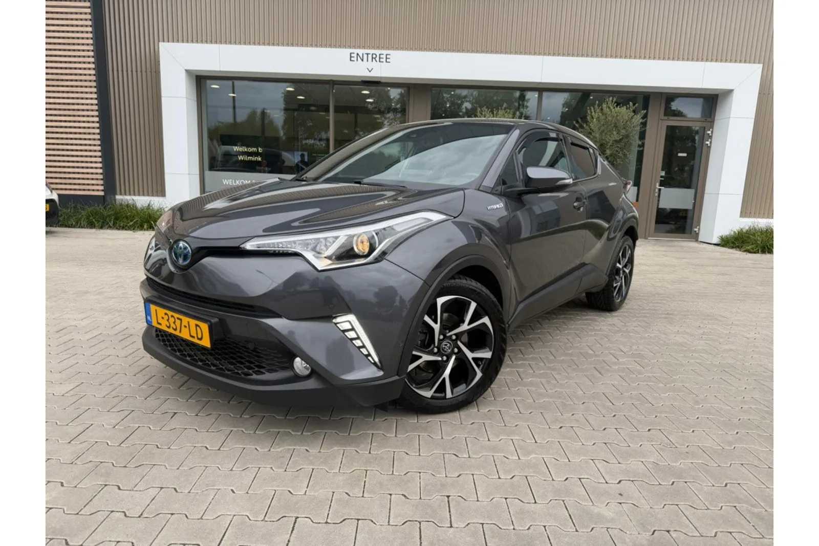 Toyota C-HR (2019) — foto 1