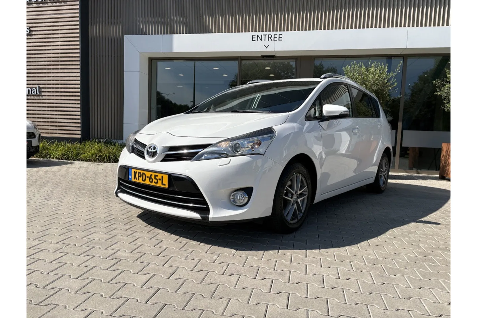Toyota Verso (2015) — foto 1