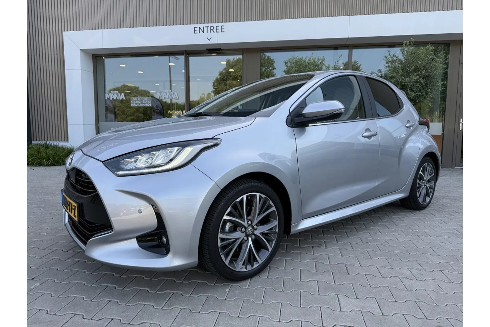 Toyota Yaris (2022) — foto 1