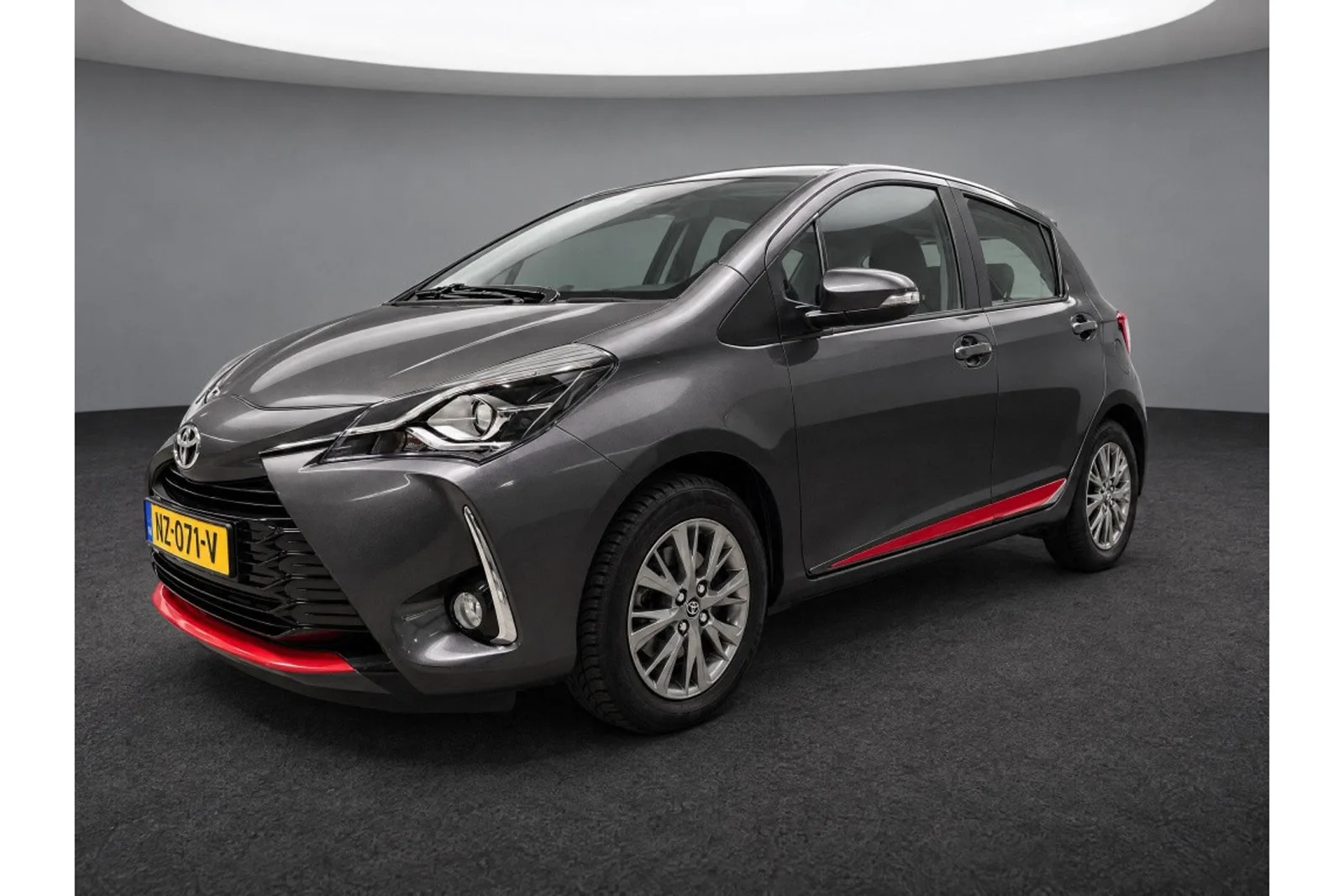 Toyota Yaris (2017) — foto 1