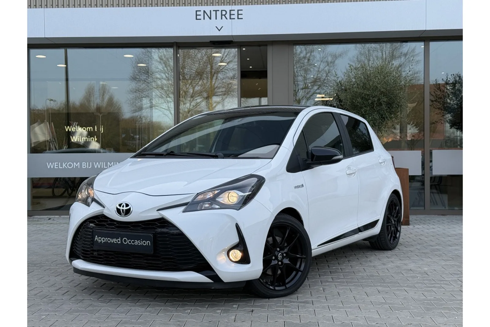 Toyota Yaris (2020) — foto 1