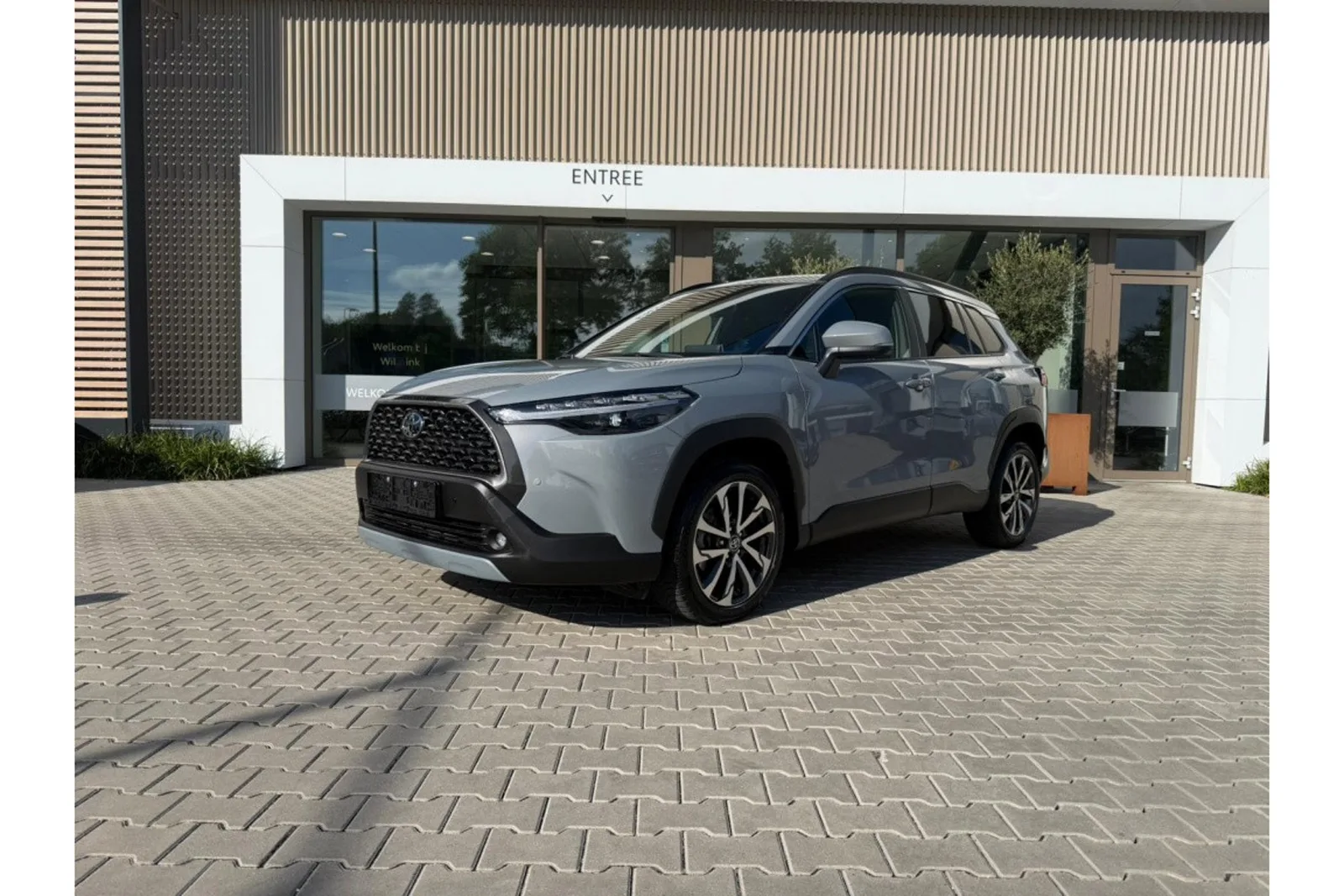 Toyota Corolla (2024) — foto 1