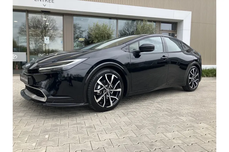 Toyota Prius (2023)