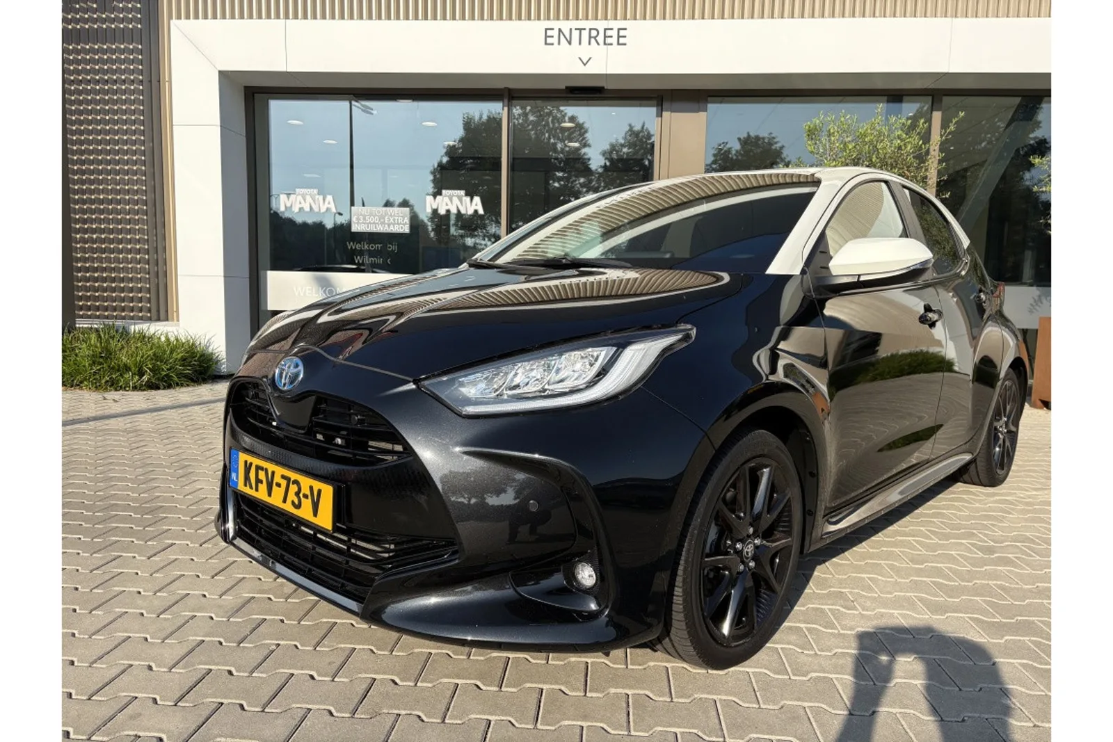 Toyota Yaris (2022) — foto 1