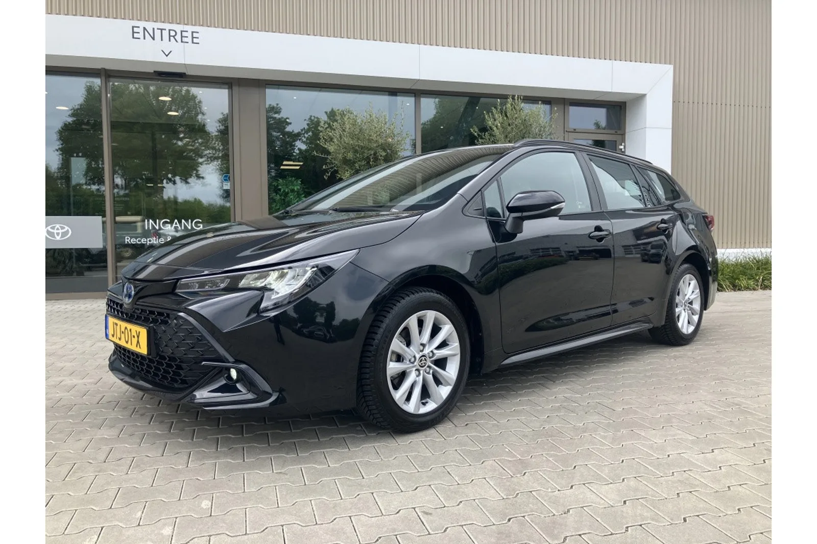 Toyota Corolla (2025) — foto 1