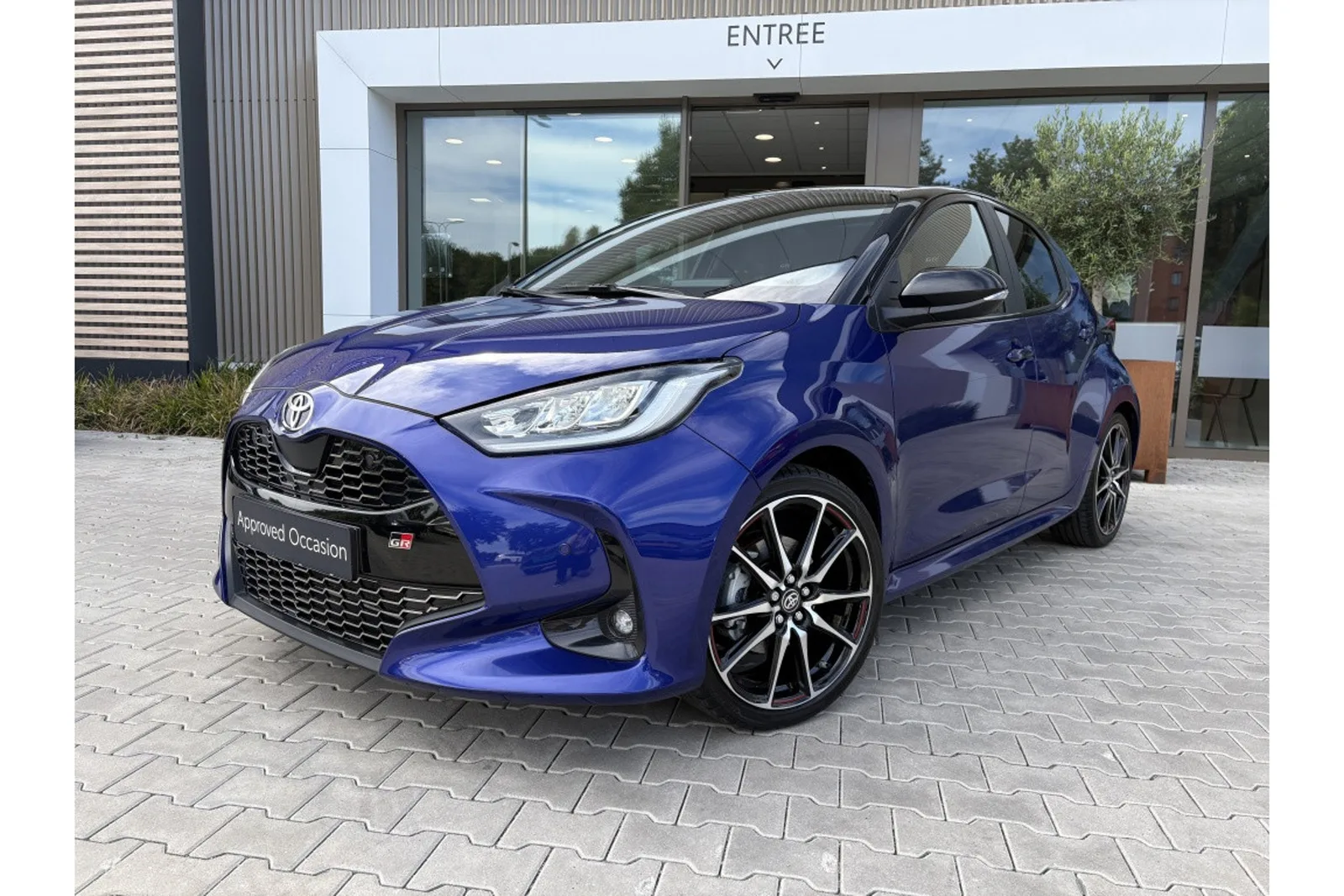 Toyota Yaris (2025) — foto 1