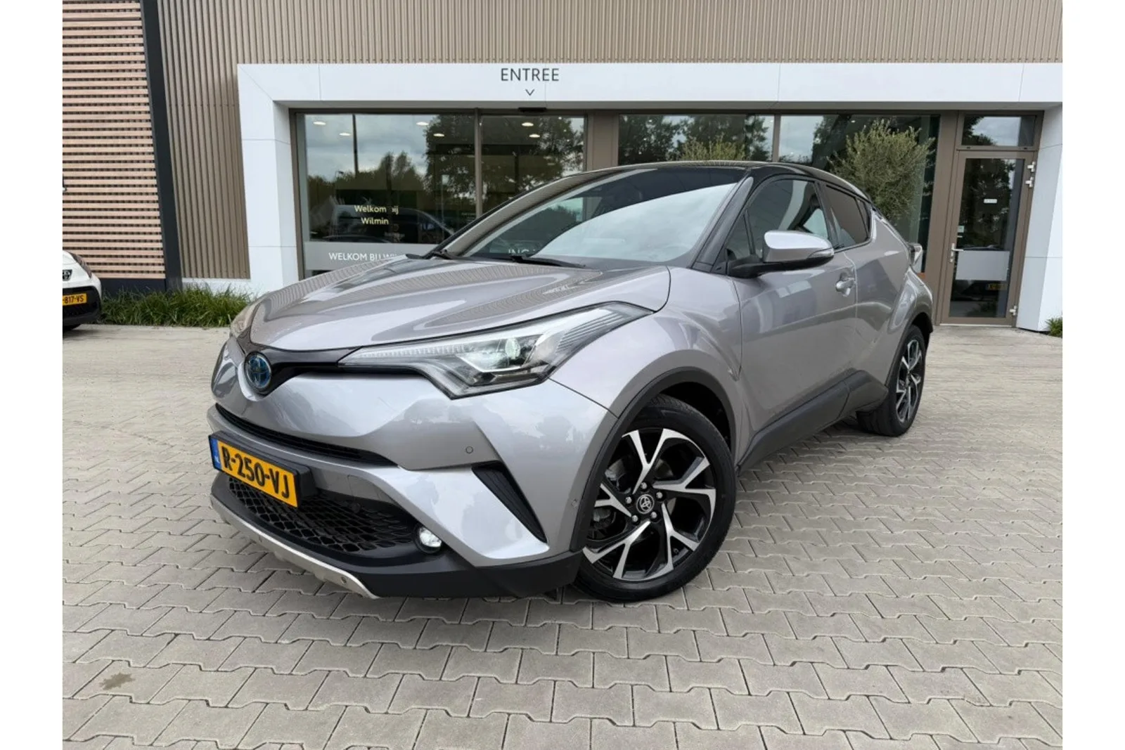 Toyota C-HR (2019) — foto 1