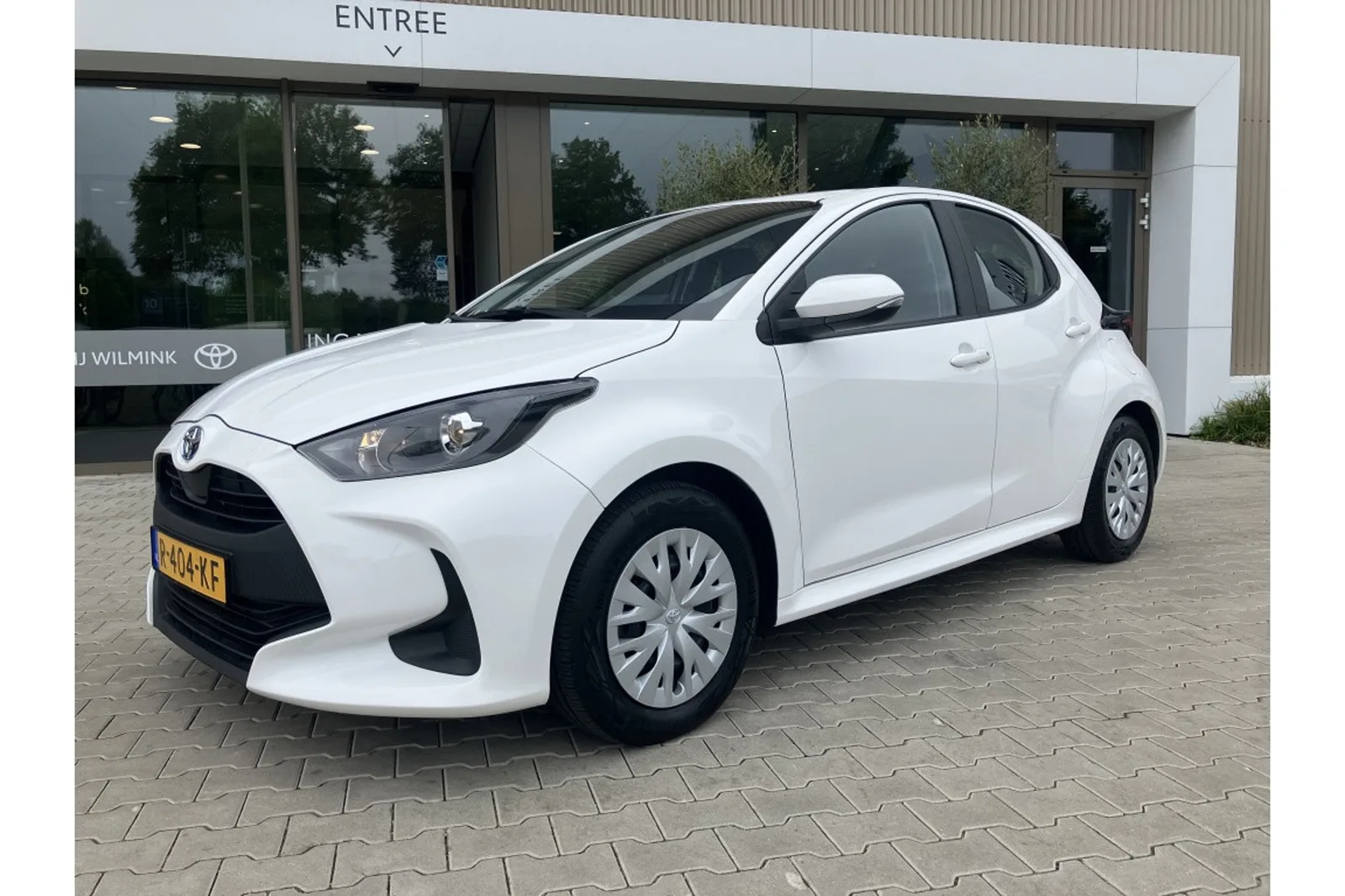 Toyota Yaris (2022) — foto 1