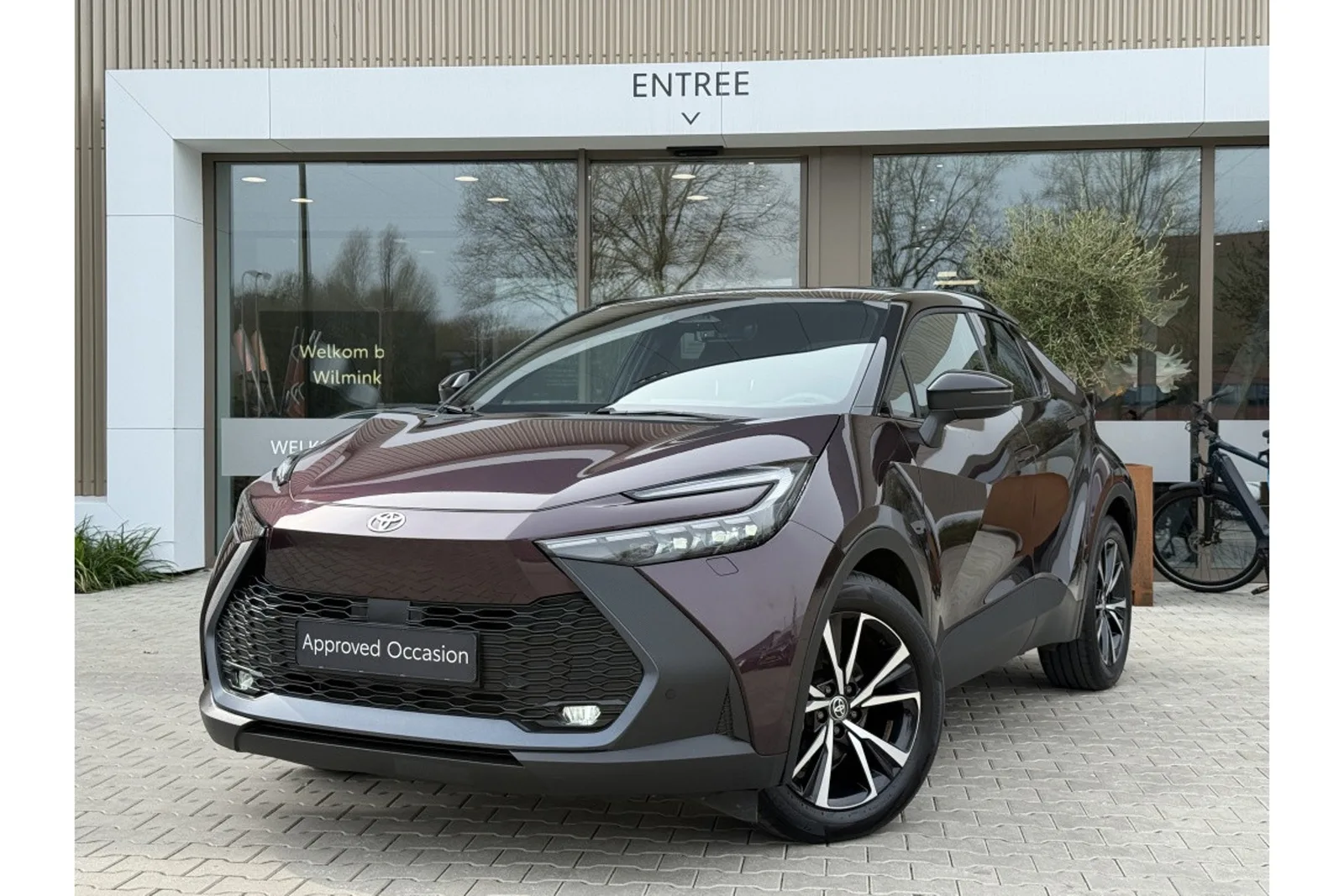 Toyota C-HR (2024) — foto 1