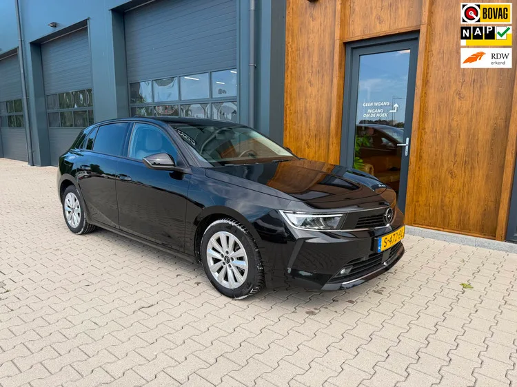 Opel Astra (2023) — foto 1