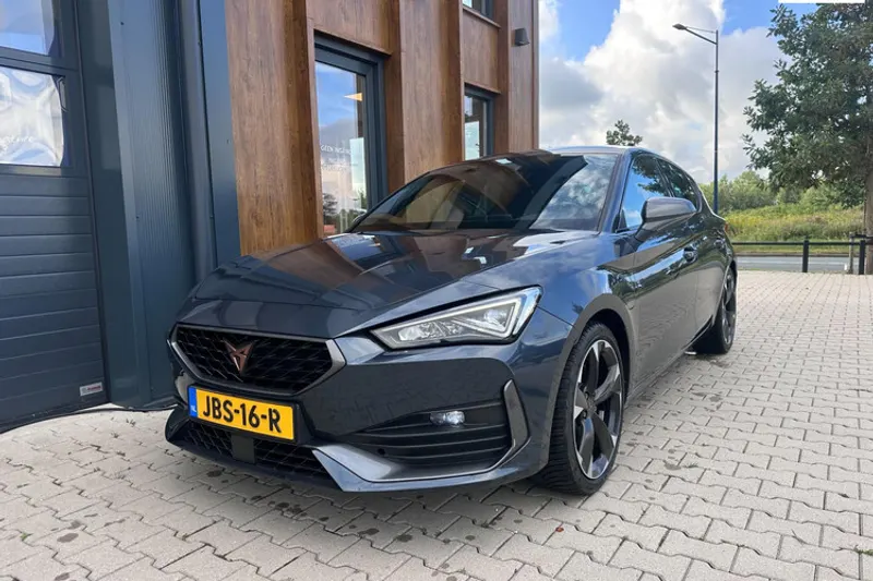 CUPRA Leon (2023)