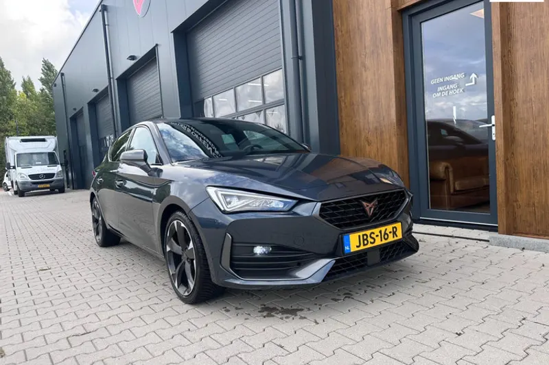CUPRA Leon (2023)
