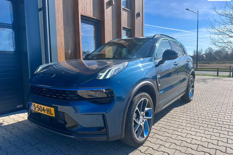 Lynk & Co 01 (2023)
