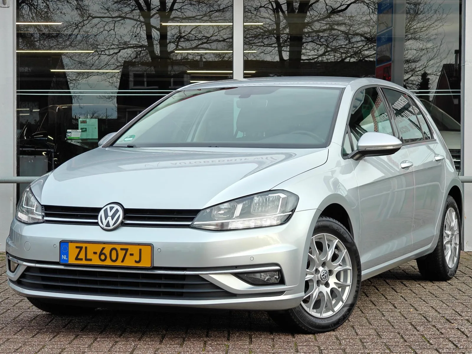 Volkswagen Golf (2019) — foto 1