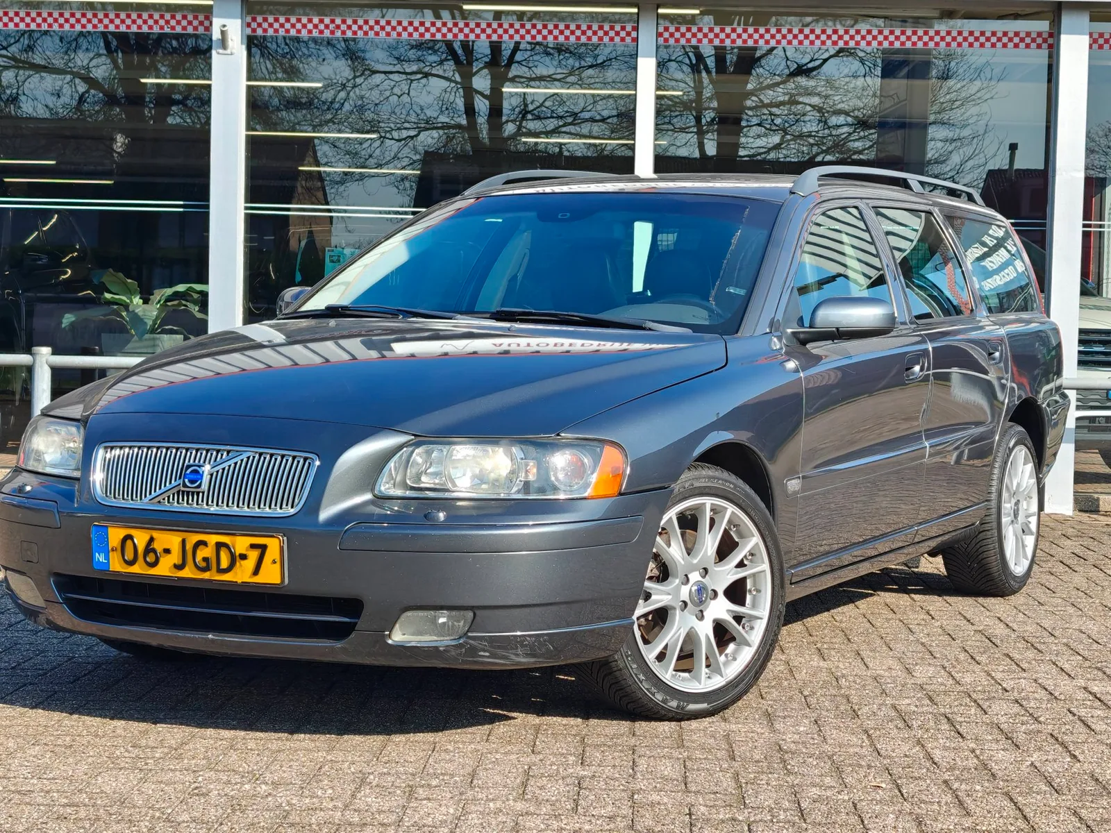 Volvo V70 (2004) — foto 1
