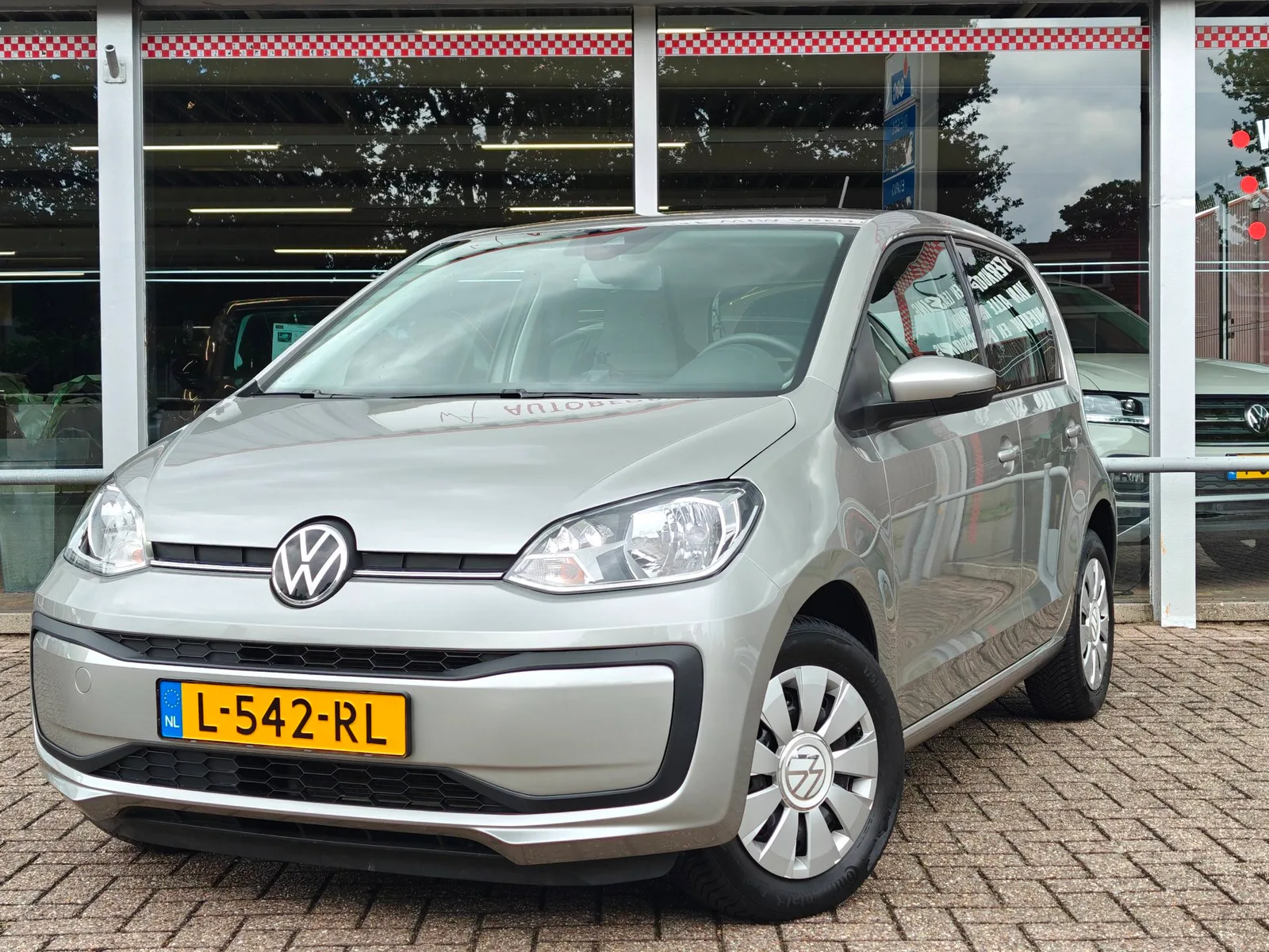 Volkswagen Up! (2021) — foto 1