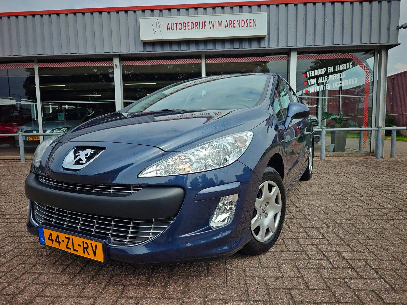 Peugeot 308 (2008) — foto 1