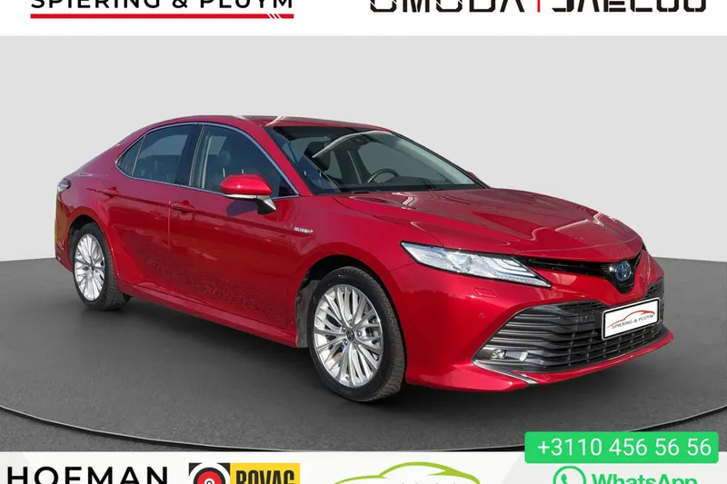 Toyota Camry (2021)