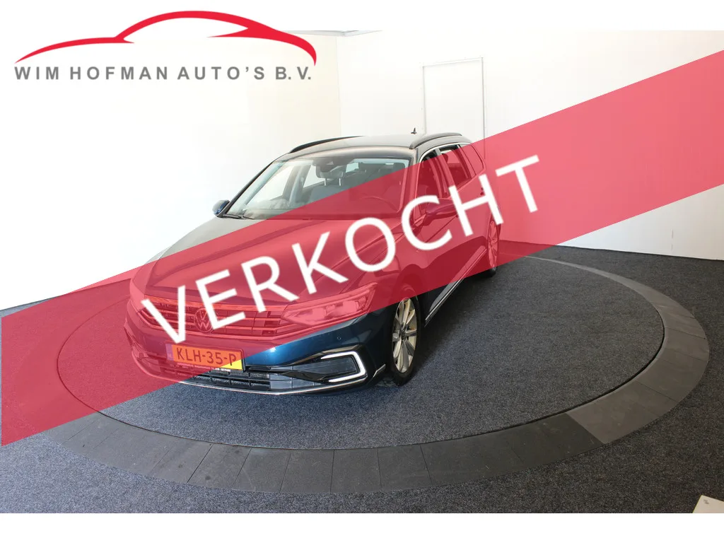 Volkswagen Passat (2022) — foto 1