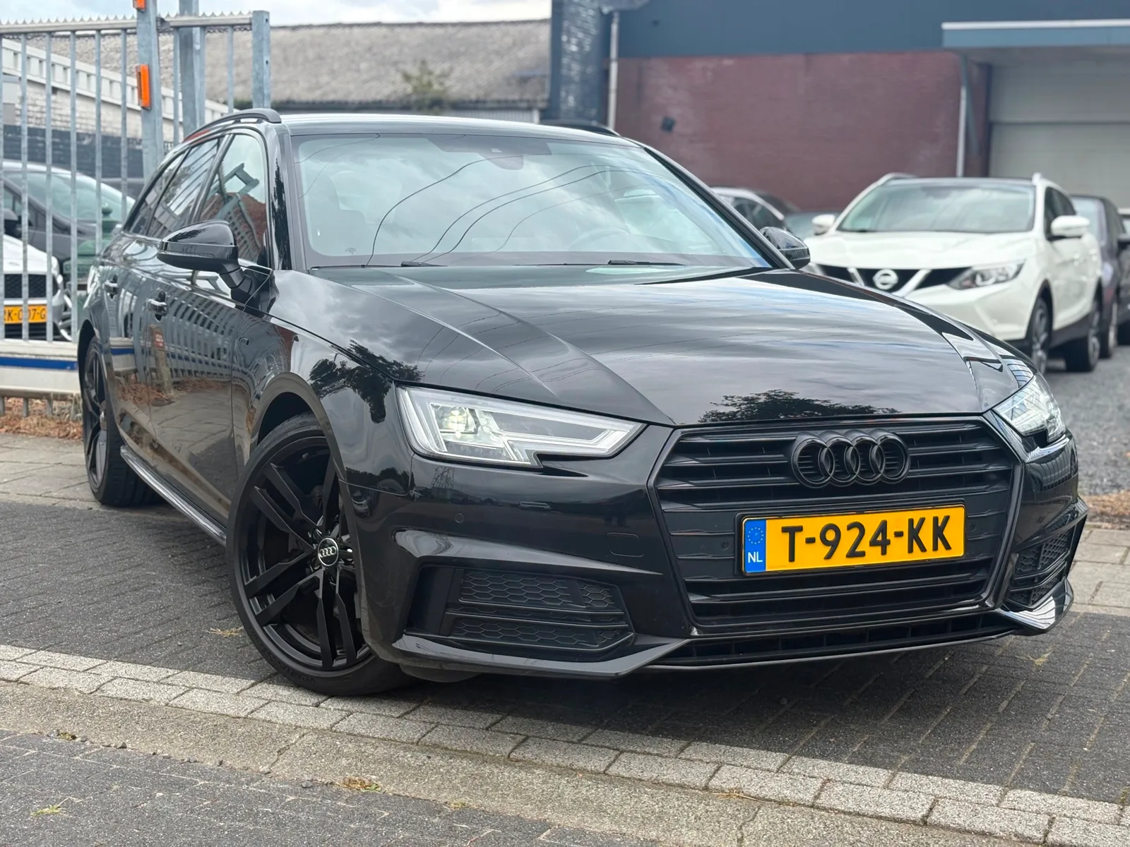 Audi A4 (2017) — foto 1
