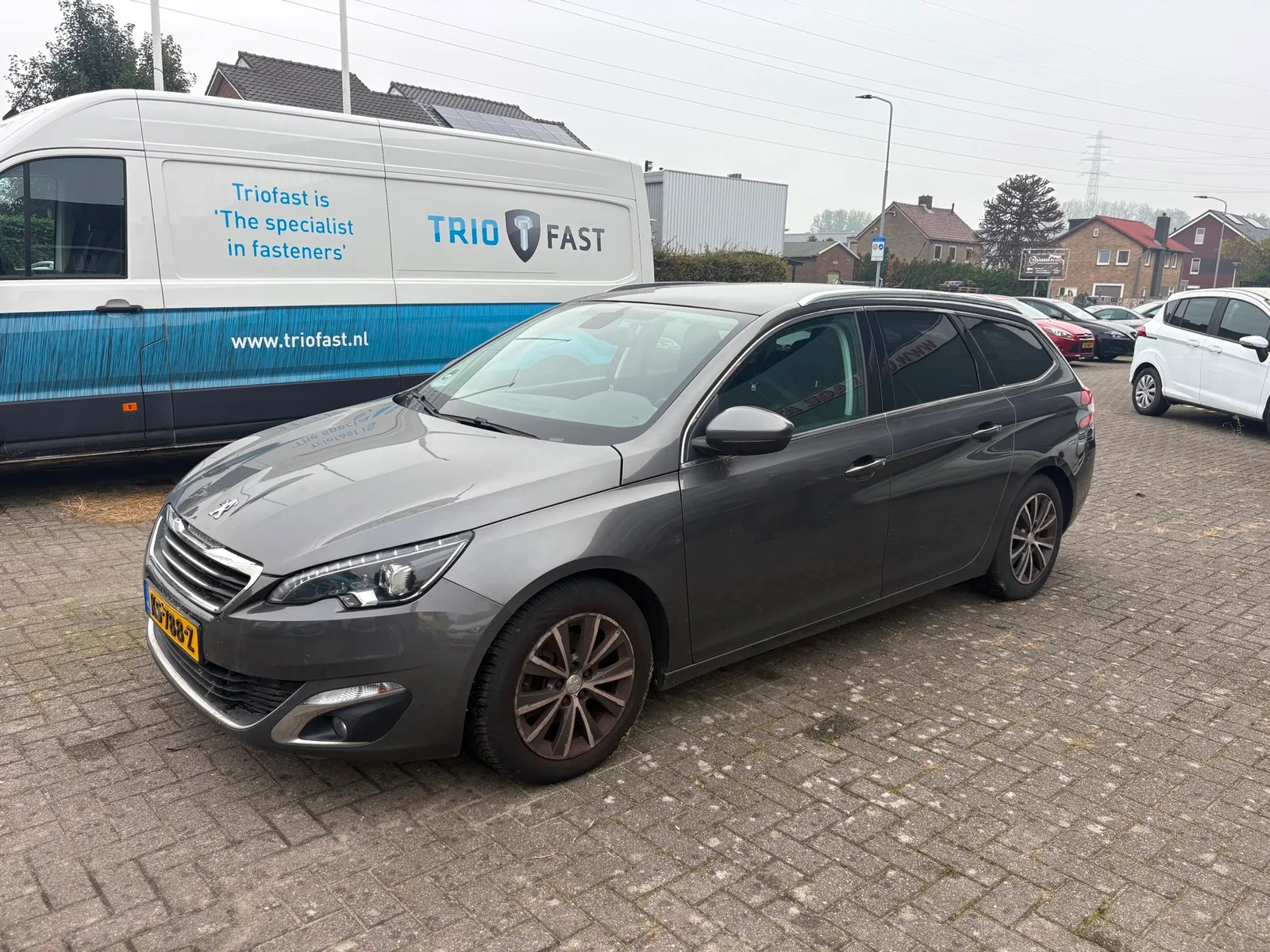 Peugeot 308 (2016) — foto 1
