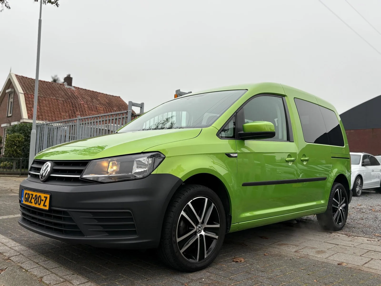 Volkswagen Caddy (2015) — foto 1