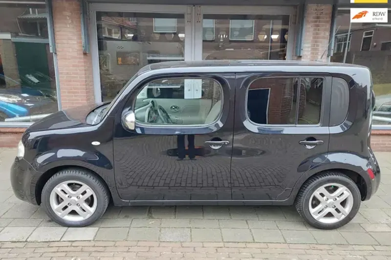 Nissan Cube (2010)