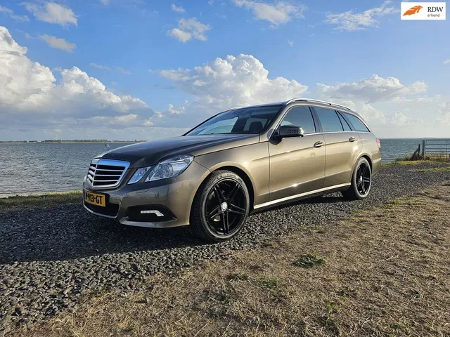 Mercedes-Benz E-Klasse (2010) — foto 1