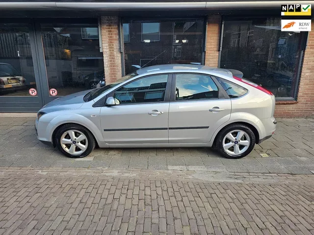 Ford Focus (2008) — foto 1