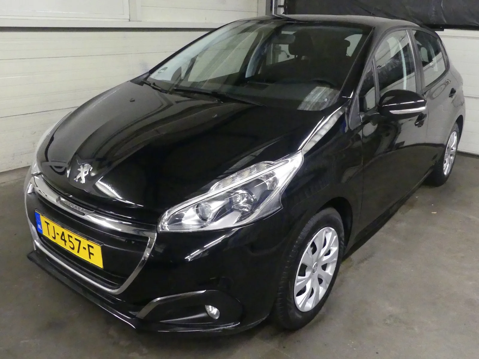 Peugeot 208 (2018) — foto 1