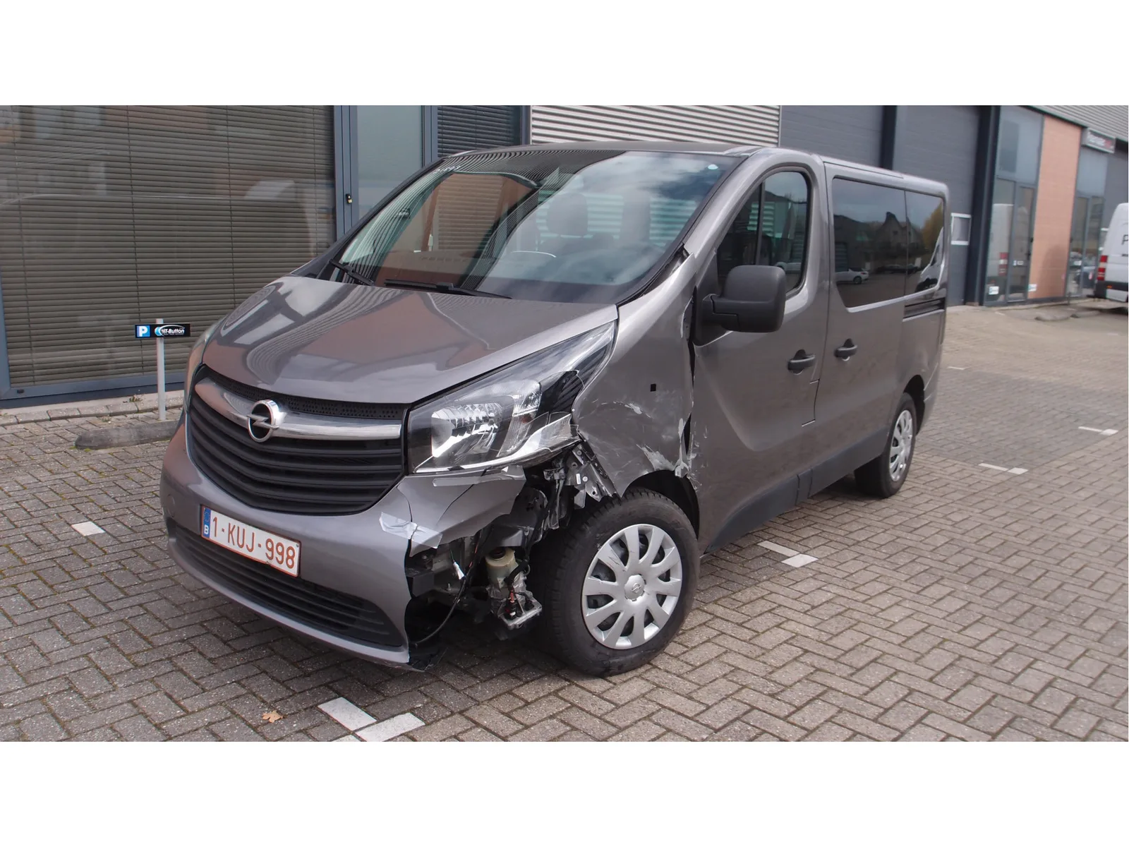 Opel Vivaro (2015) — foto 1