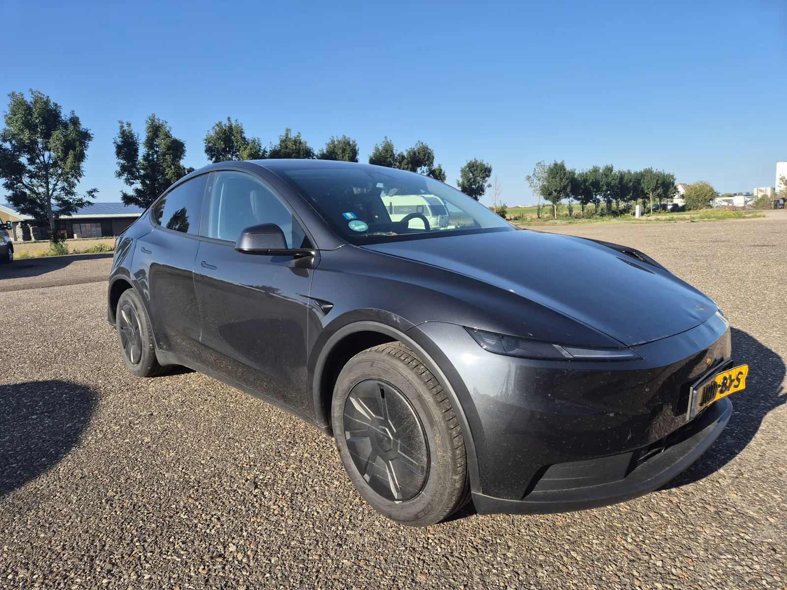 Tesla Model Y (2025) — foto 1