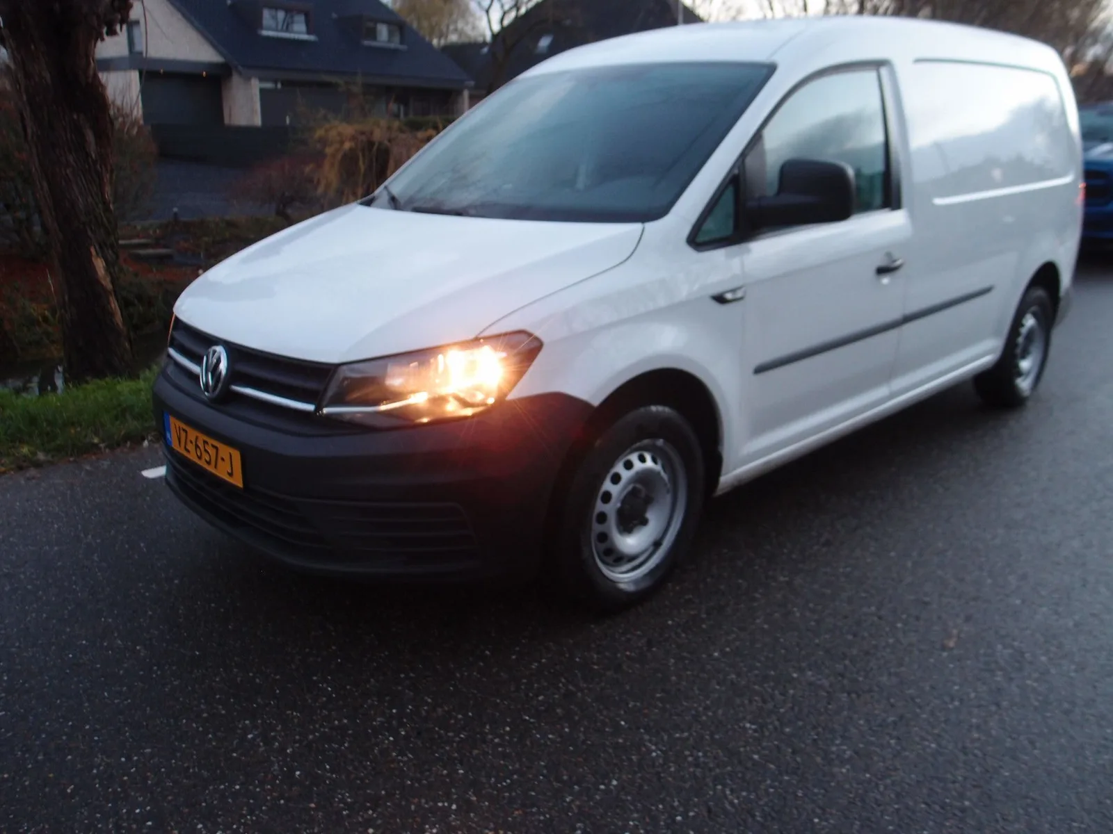 Volkswagen Caddy (2016) — foto 1