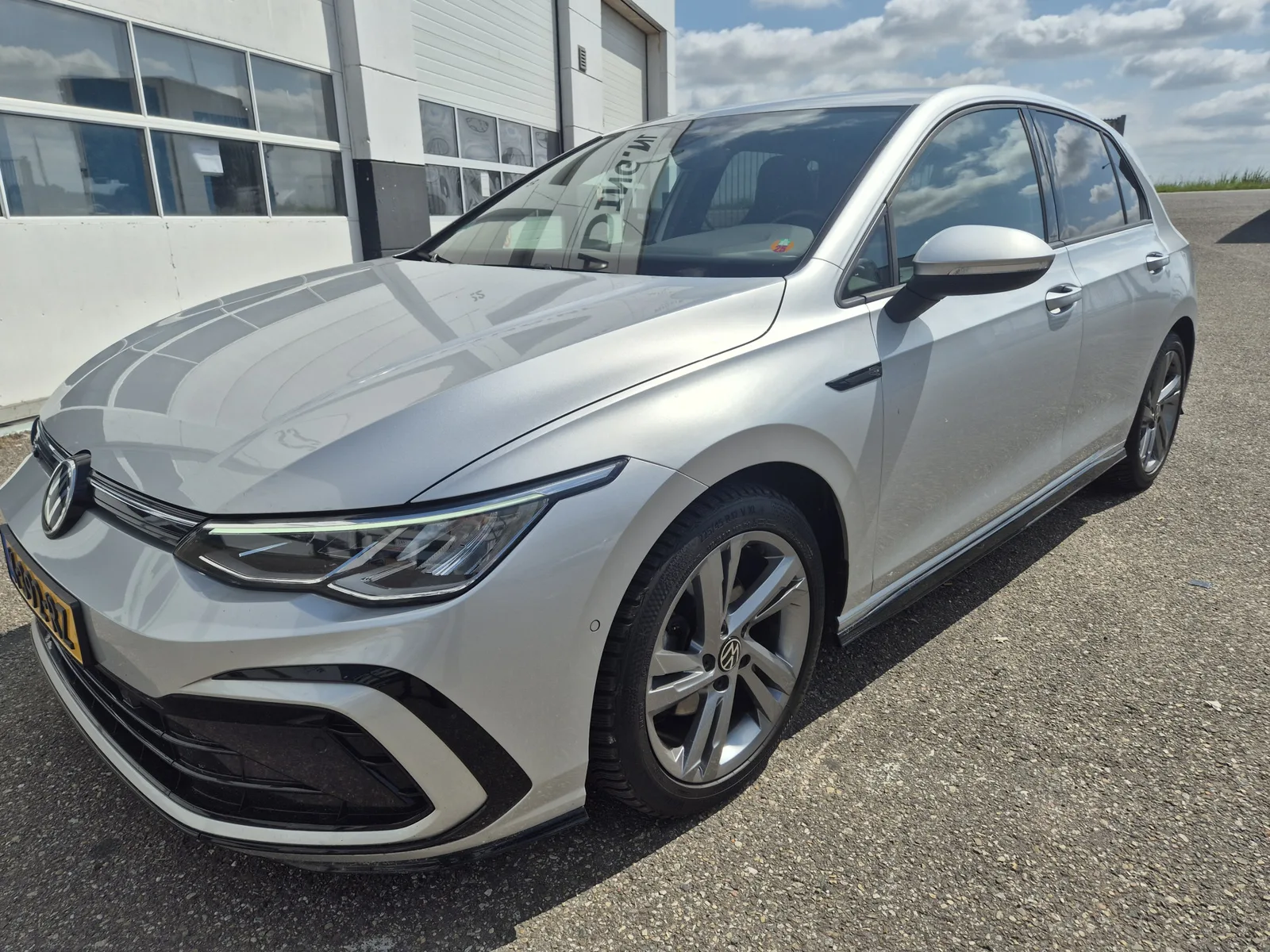 Volkswagen Golf (2021) — foto 1