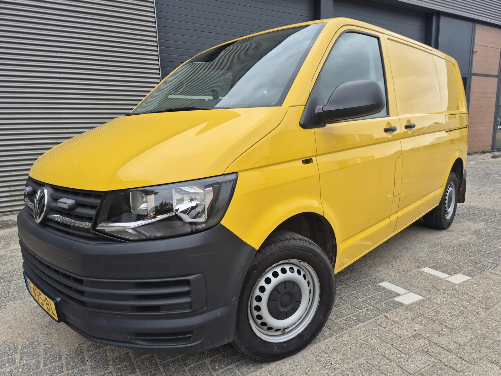 Volkswagen Transporter (2017) — foto 1
