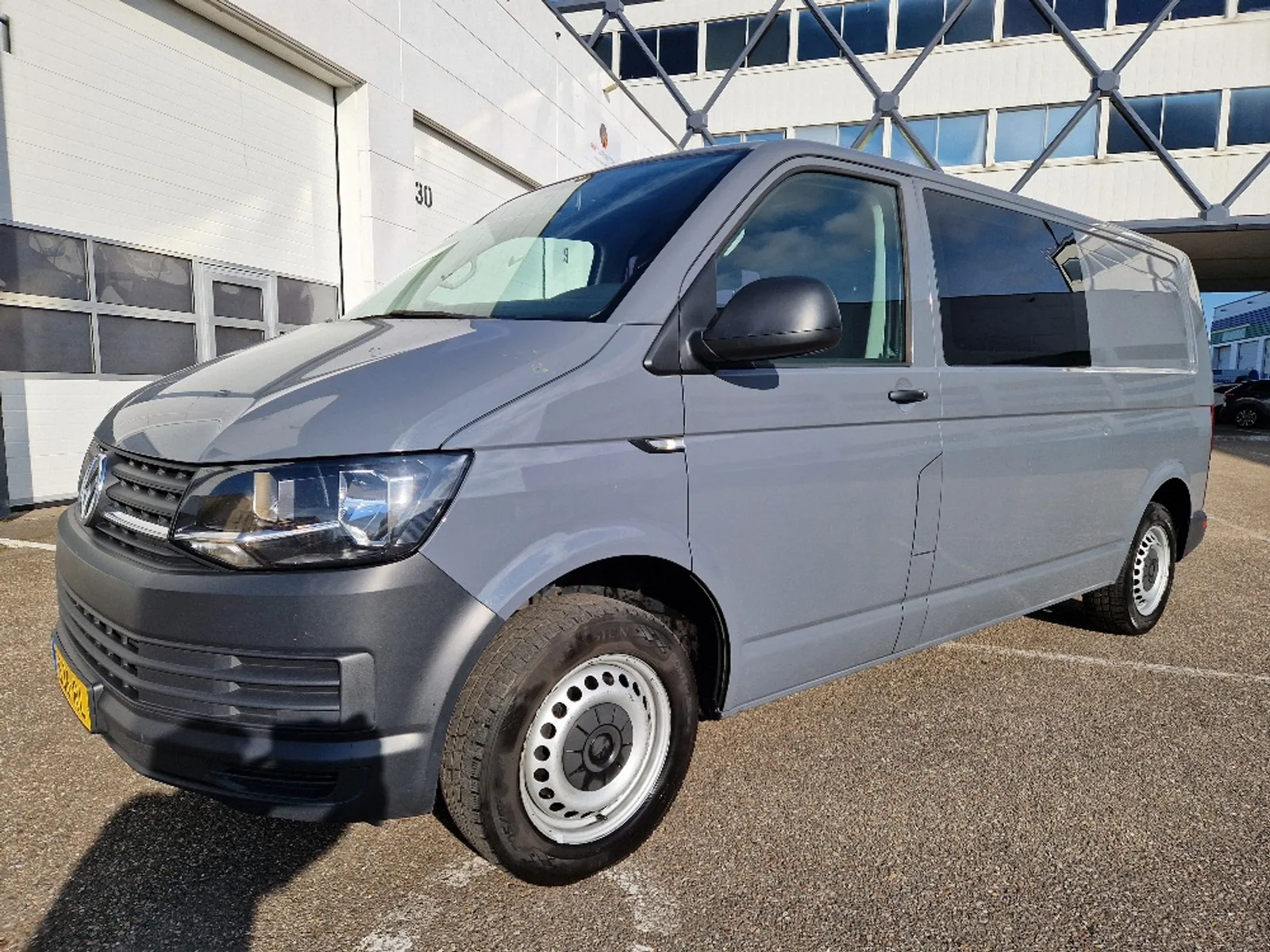 Volkswagen Transporter (2018) — foto 1