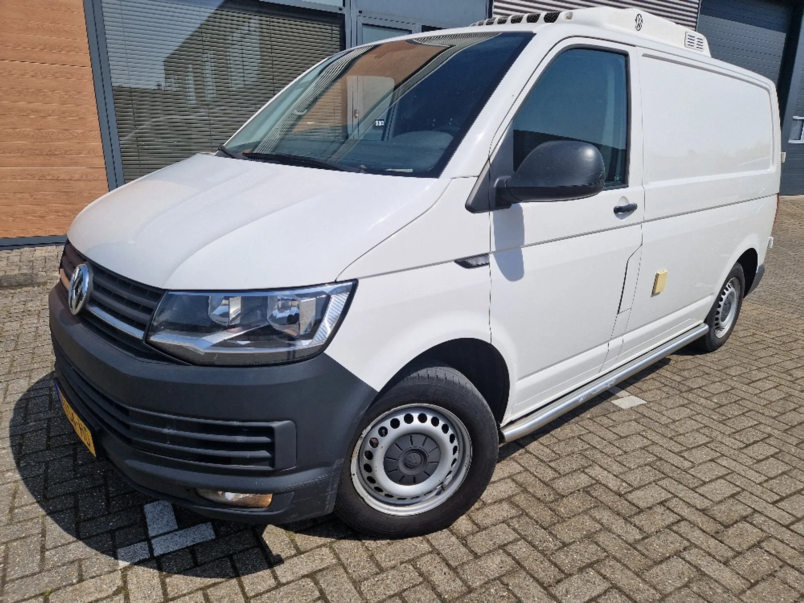 Volkswagen Transporter (2017) — foto 1
