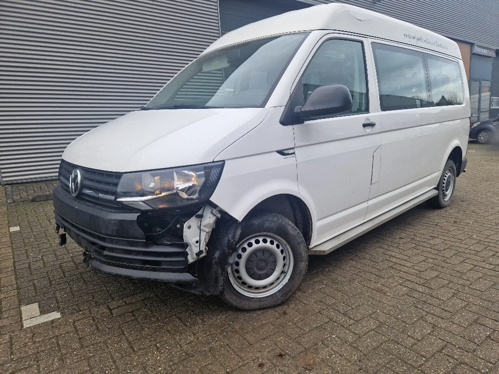 Volkswagen Transporter (2017) — foto 1