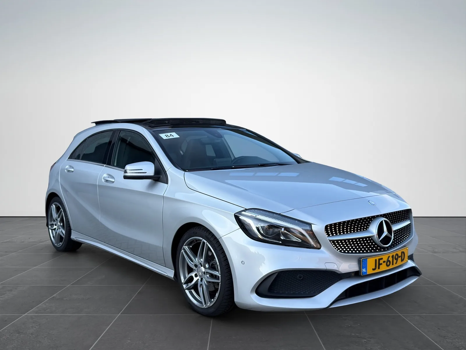 Mercedes-Benz A-Klasse (2016) — foto 1