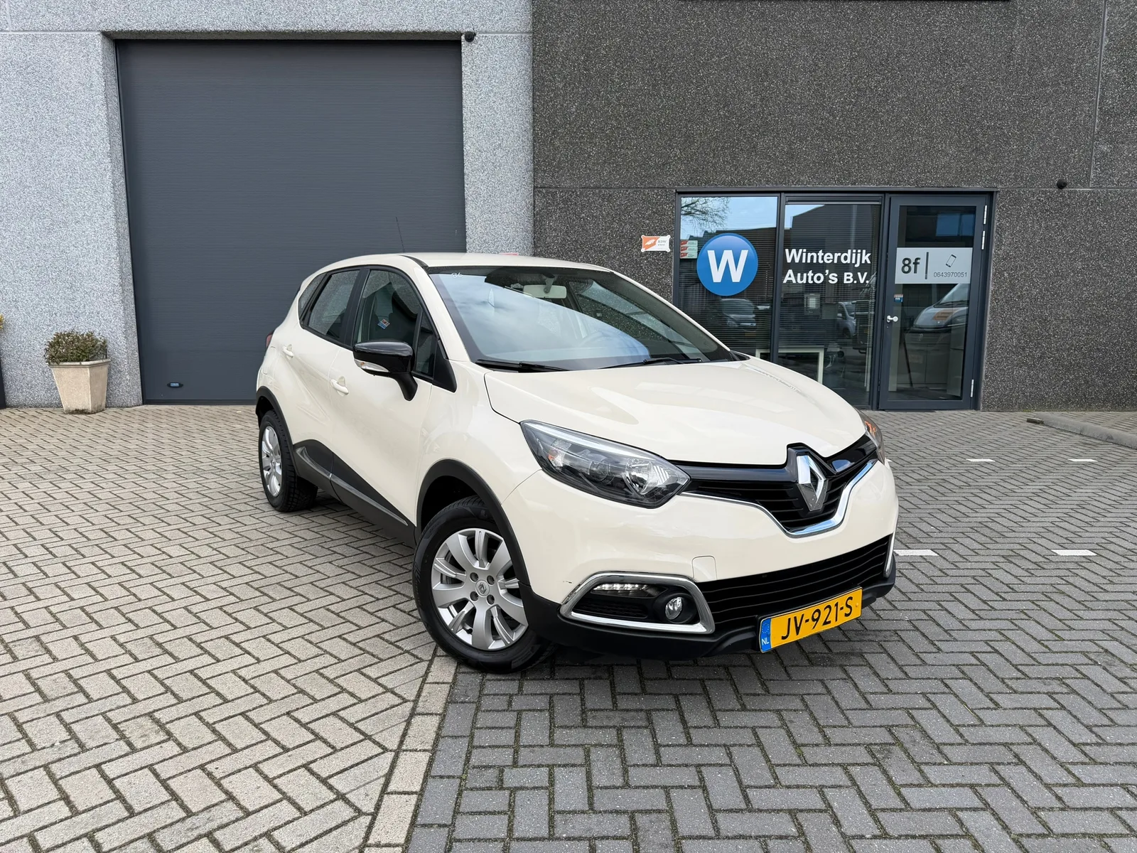 Renault Captur (2016) — foto 1
