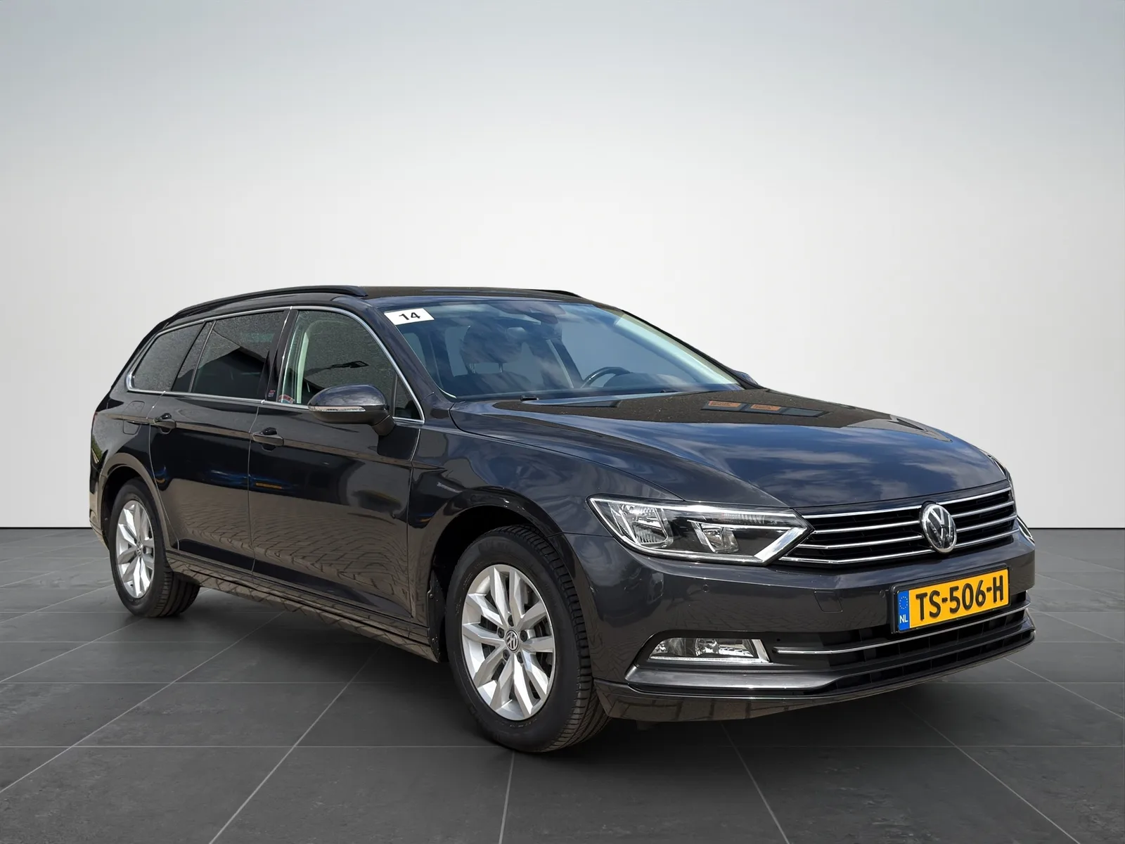 Volkswagen Passat (2017) — foto 1