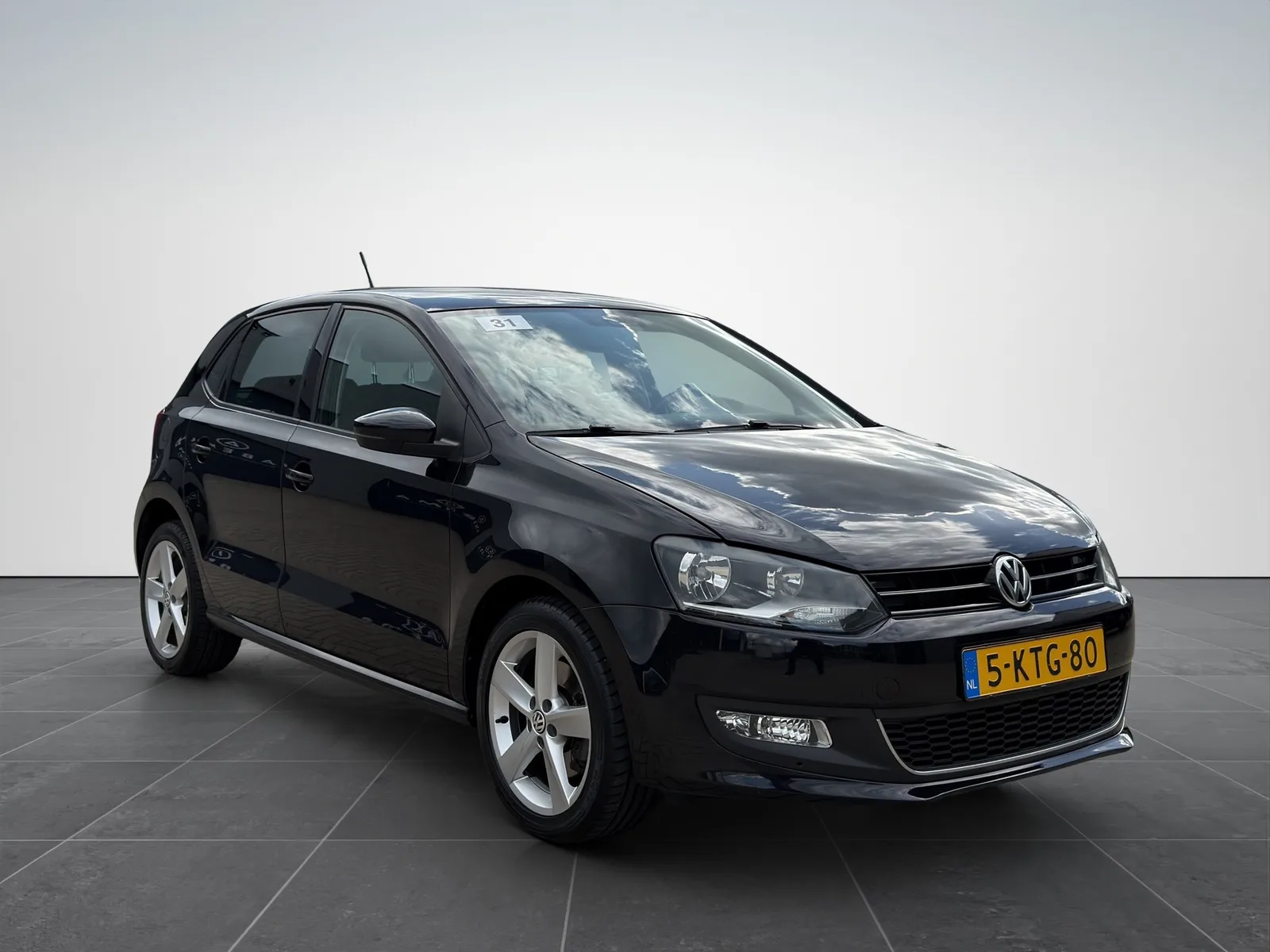Volkswagen Polo (2013) — foto 1