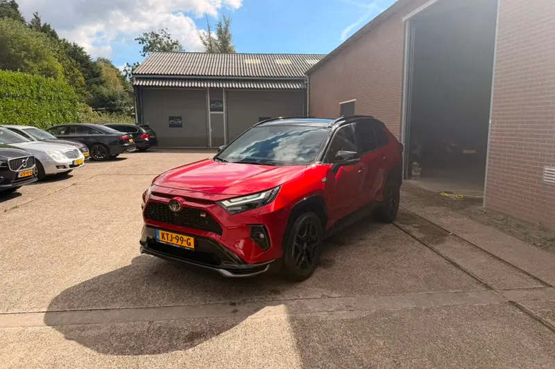 Toyota RAV4 (2025)