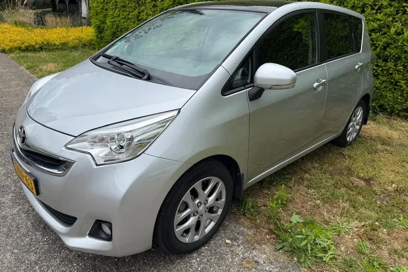 Toyota Verso-S (2014)