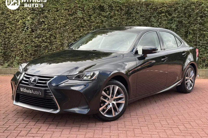 Lexus IS (2020)