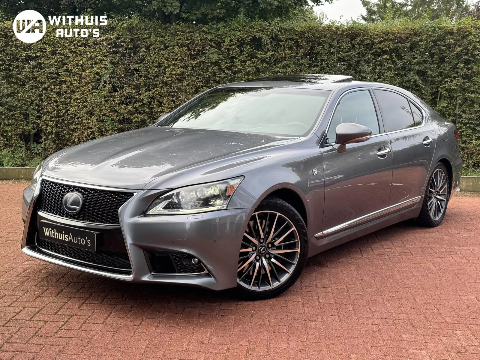 Lexus LS (2014) — foto 1