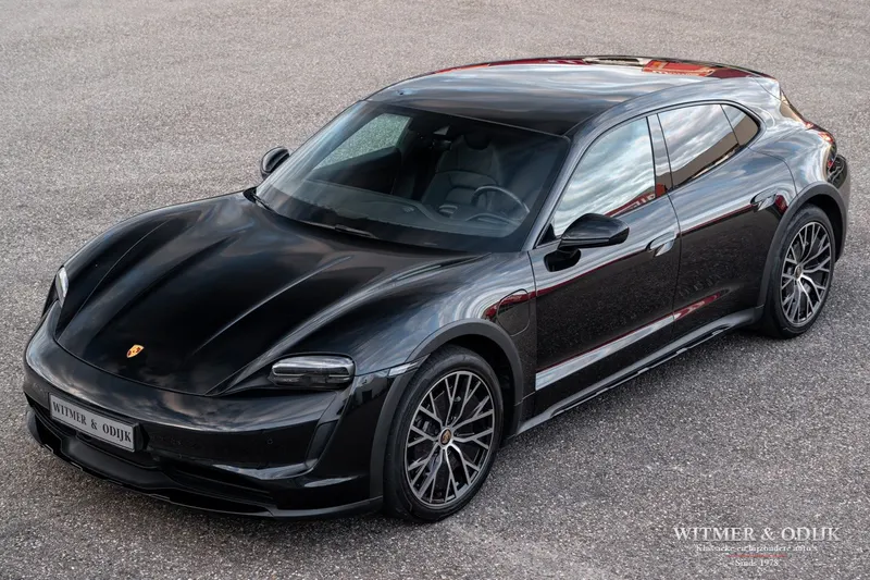 Porsche Taycan (2021)