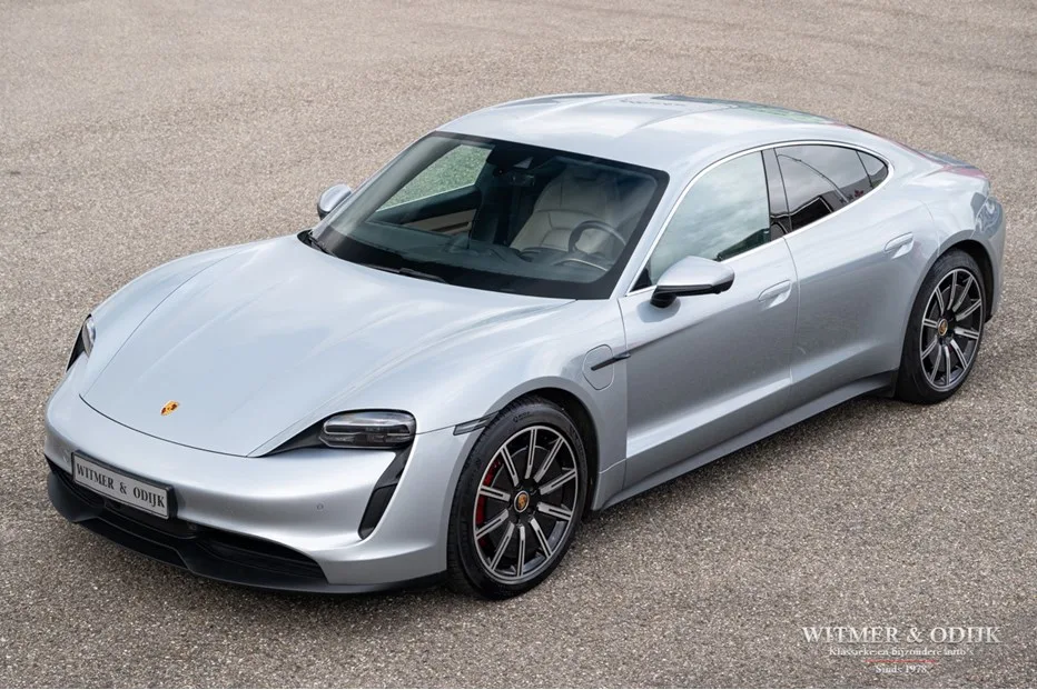 Porsche Taycan (2023) — foto 1