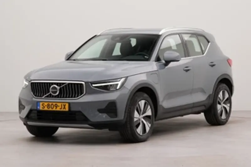 Volvo XC40 (2023)