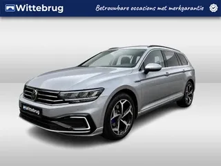 Volkswagen Passat (2021) — foto 1